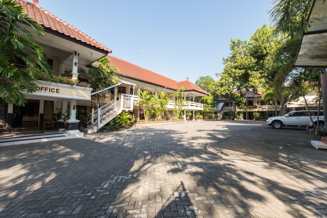 Hotel Wisma Djaja Syariah Bojonegoro Экстерьер фото