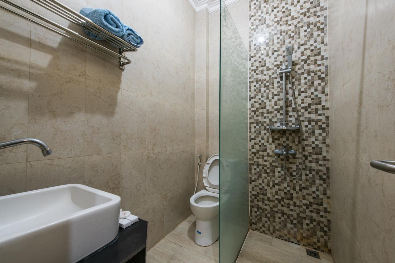 Hotel Wisma Djaja Syariah Bojonegoro Экстерьер фото