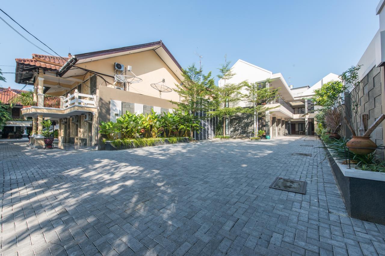 Hotel Wisma Djaja Syariah Bojonegoro Экстерьер фото