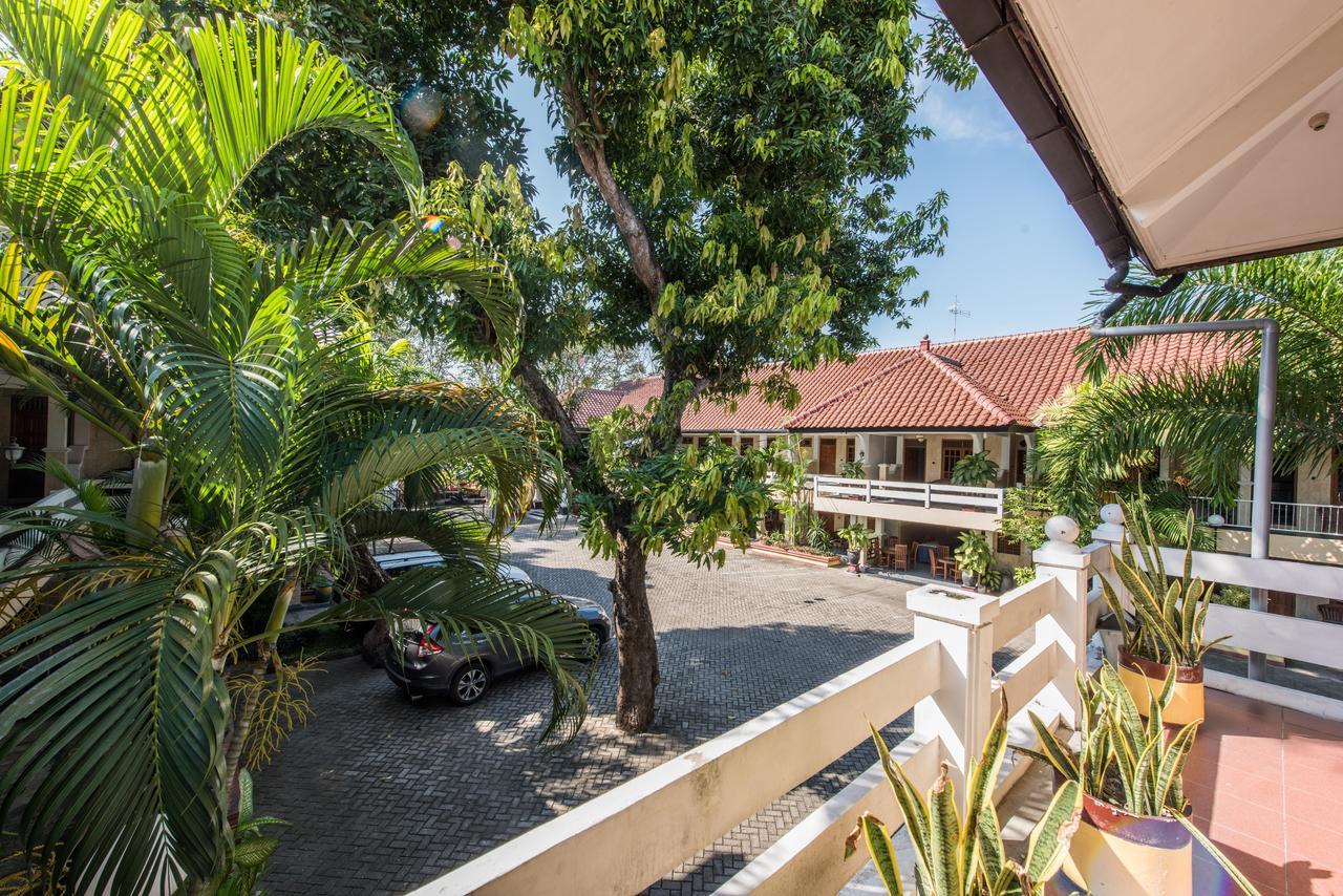 Hotel Wisma Djaja Syariah Bojonegoro Экстерьер фото
